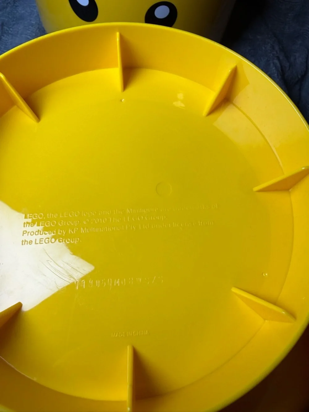 Vintage 2010 LEGO Sort & Store Head – Yellow Silly Winking Face